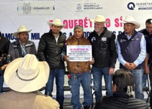 “ENTREGA DE SEMILLA FORRAJERA A PEQUEÑOS GANADEROS DEL MUNICIPIO DE PEÑAMILLER”