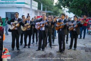 TODO UN ÉXITO EL 1ER FESTIVAL NACIONAL DE RONDALLAS: ARROYO SECO SE VISTE DE ROMANTICISMO