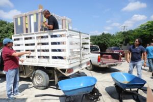 SEDESOQ ENTREGA ENSERES A FAMILIAS AFECTADAS POR LLUVIAS EN ARROYO SECO