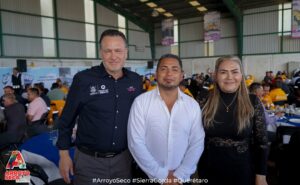 RECONOCE PRESIDENTE DE ARROYO SECO FERNANDO SÁNCHEZ GIL LA LABOR DE LOS CAMINEROS
