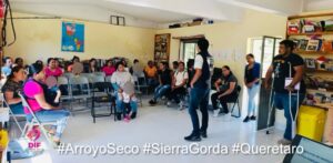SMDIF ARROYO SECO IMPULSA LA ESCUELA PARA PADRES EN LA COMUNIDAD DE EL TEPOZÁN