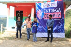 LA PRESIDENTA MUNICIPAL DE PINAL DE AMOLES, LUPITA RAMÍREZ PLAZA, ENCABEZÓ LA ENTREGA DE LA CONSTRUCCIÓN DE RAMPA CON CONCRETO HIDRÁULICO EN EL CAMINO A LA CEBOLLA,