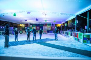 INAUGURAN LA PISTA DE HIELO DEL “FESTIVAL ALEGRÍA SAN JUAN DEL RÍO CONTIGO 2025” EN PLAZA INDEPENDENCIA