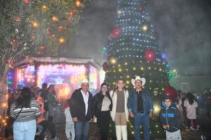 VISITAN YUNI BENÍTEZ Y HERIBERTO MARTÍNEZ DELEGACIÓN DE AGUA ZARCA CON POSADAS, EN LANDA
