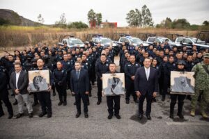 ROBERTO CABRERA ENTREGA PATRULLAS Y EQUIPO A LA POLICÍA MUNICIPAL CON UNA INVERSIÓN DE CERCA DE 40 MDP