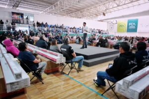 FELIFER MACÍAS ALCANZA LA META: 8 MIL CALENTADORES SOLARES PARA FORTALECER LA ECONOMÍA FAMILIAR