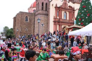 LA MAGIA DE LA NAVIDAD RECORRIÓ AMEALCO