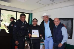 ENTREGA DE RECONOCIMIENTOS A LOS ELEMENTOS DE SEGURIDAD PÚBLICA MUNICIPAL DE AMEALCO