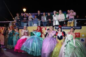 QUERÉTARO CELEBRA LA NAVIDAD CON EL ÚLTIMO DESFILE DEL FESTIVAL ALEGRÍA CONTIGO