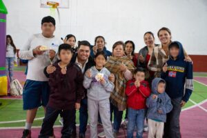 LLEVA YUNI BENÍTEZ MAGIA DEL DÍA DE REYES A LA DELEGACIÓN DE TILACO