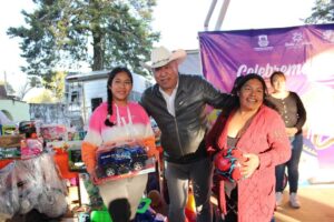 ÓSCAR PÉREZ MARTÍNEZ CELEBRA EL DÍA DE REYES EN SAN MARTÍN Y SAN BARTOLO, AMEALCO